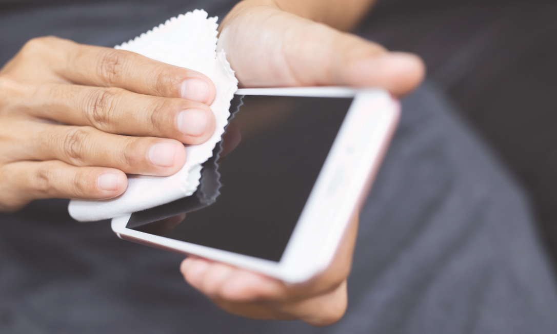 Como limpar o celular: Dicas e Cuidados