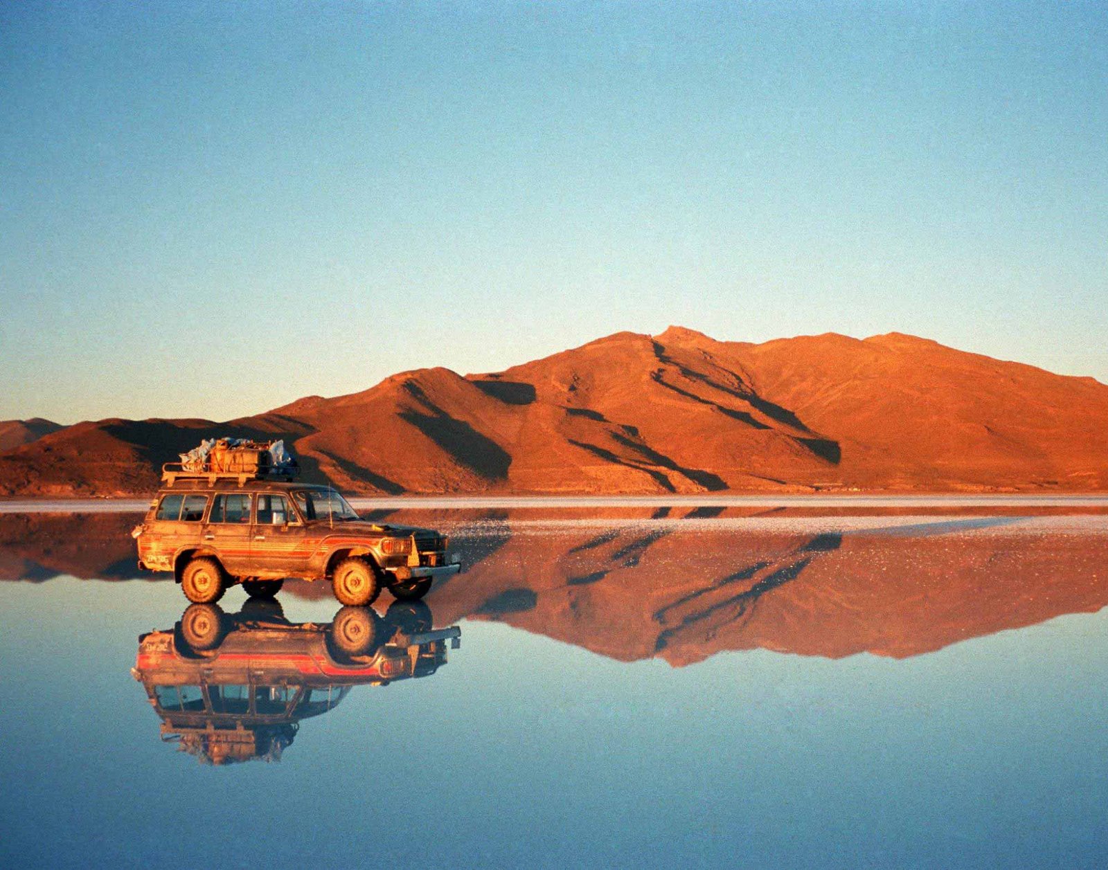 Conheça o maior deserto de sal do mundo: Salar de Uyuni