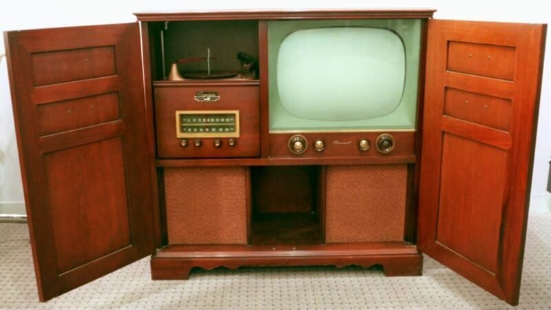 Quem inventou a televisão: Saiba tudo sobre a caixa mágica