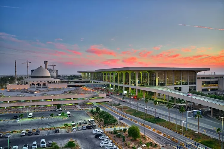 Aeroporto internacional King Fahd na Arábia Saudita